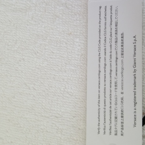 New Versace Logo Striped Scarf - Picture 9 of 13